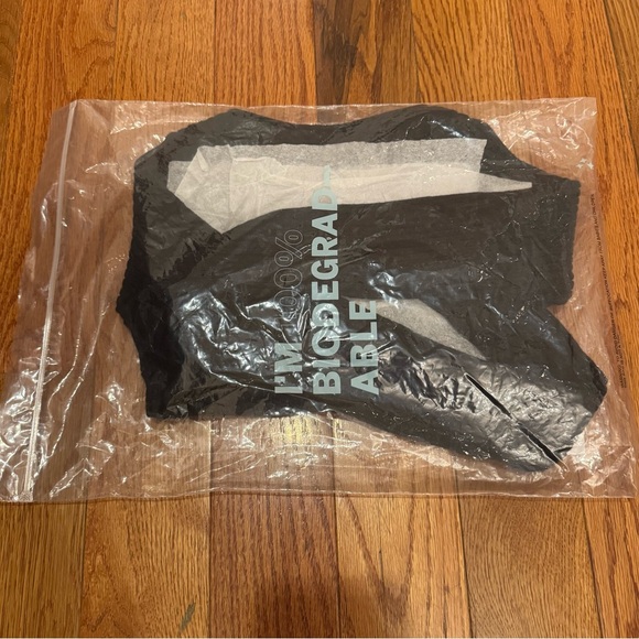 BNWT FRANKIE’S BIKINIS NILA RIBBED CLOUD KNIT SHRUG IN XS BLACK - Picture 4 of 4